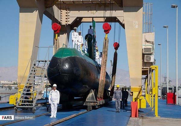 Phải chăng Iran tự tin quá vào công nghệ đóng tàu của mình khi cho phép tàu ngầm “hạ thủy và biên chế luôn cùng một ngày”. Nguồn ảnh: Fars