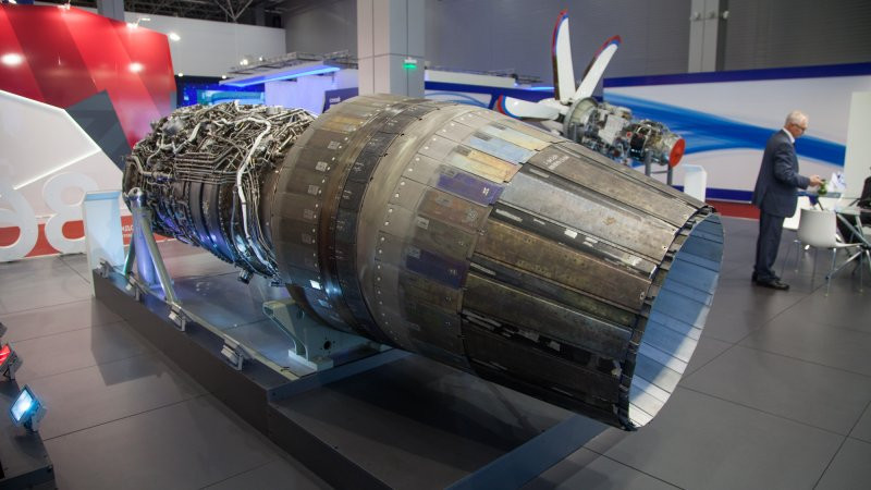 Ống xả động cơ AL-41F do Nga chế tạo có nhiều khớp nối cho phép hướng luồng xả của động cơ theo nhiều hướng khác nhau. Ảnh: RT.