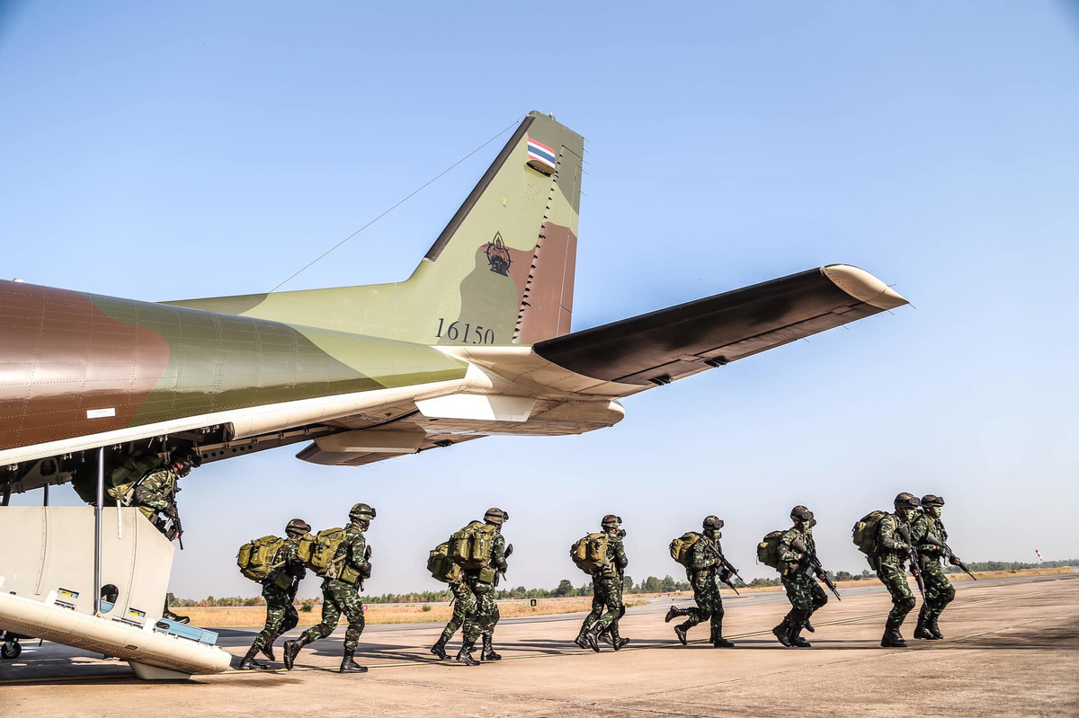 Bộ binh triển khai cùng VT-4 là các đơn vị đặc nhiệm ưu tú của quân đội Thái Lan. Lực lượng này sẽ đóng vai trò mũi nhọn đột kích chủ lực trong các chiến dịch quan trọng. Ảnh: Military Armed Force.