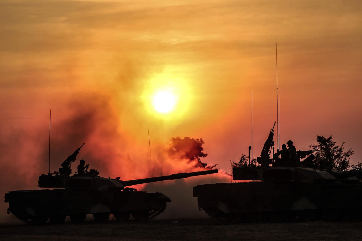 Vũ khí phụ gồm súng máy đồng trục 7,62 mm. VT-4 được trang bị giáp tổng hợp và có thể bổ sung thêm giáp phản ứng nổ. Tuy vậy khả năng chống đạn xuyên giáp của xe tăng này chưa được biết đến. Ảnh: Military Armed Force.