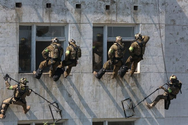 Đơn vị lừng danh nhất của FSB Spetsnaz là đội đặc nhiệm chống khủng bố Alpha. Đơn vị được thành lập sau khi những kẻ khủng bố giết chết 2 vận động viên Israel tại Thế vận hội Munich năm 1972. Ảnh: Sputnik.