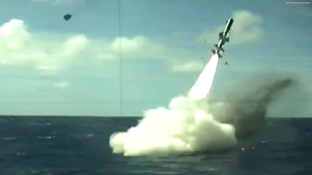 Đáng chú ý, đây được xem là lần đầu tiên trong hơn 20 năm qua, Hải quân Mỹ mới bắn thử nghiệm tên lửa hành trình UGM-84 Harpoon. Nguồn ảnh: The Drive