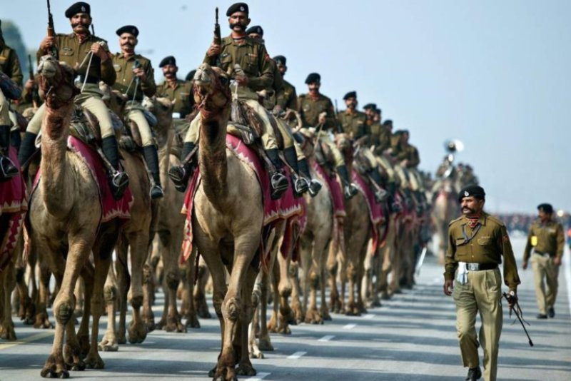 Lạc đà cũng rất quan trọng đối với quân đội Ấn Độ trong việc tuần tra biên giới. Chúng có thể di chuyển trên những khu vực mà phương tiện cơ giới không thể hoạt động. Ảnh: Warspot.