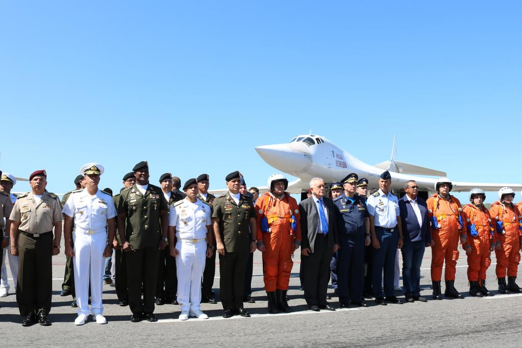 Tu-160 bay thang den Venezuela, Nga khang dinh vi the o Nam My-Hinh-2