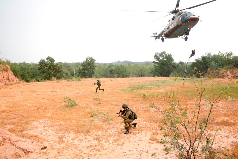 Pakistan giờ đây được xem là đồng minh của Trung Quốc và đang hướng đến việc xây dựng mối quan hệ quân sự thân mật hơn với Nga. Ảnh: Bộ Quốc phòng Nga.