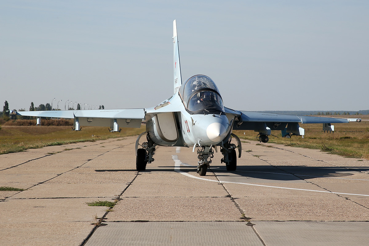 Yak-130 sẽ thay thế cho L-39 trở thành máy bay huấn luyện phi công tiêm kích chủ lực của trường, cũng như của không quân Nga. Ảnh: Zvezda.