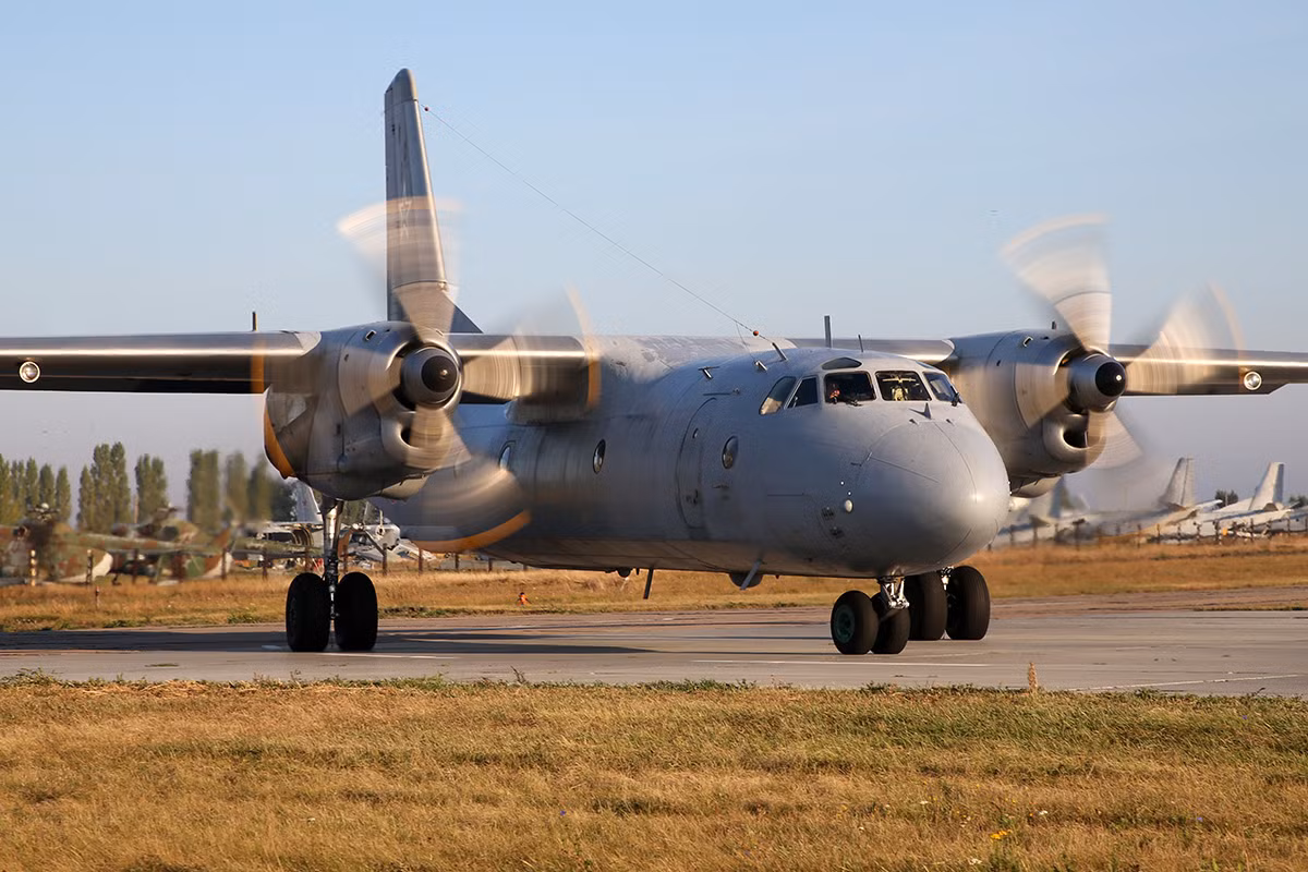 8 người trở thành phi hành gia, 7 người được chọn làm phi công thử nghiệm máy bay mới. Ảnh: Zvezda.