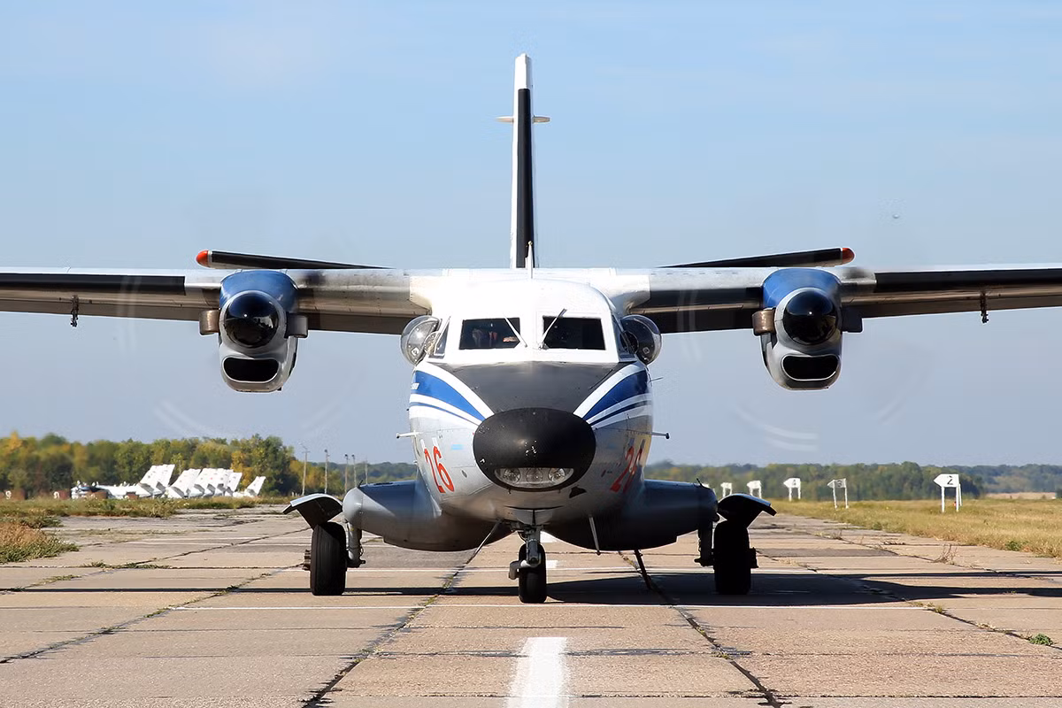 Hiện tại trường được tổ chức với 5 khoa đào tạo chuyên sâu về hàng không quân sự, gồm Khoa sĩ quan quân sự nước ngoài, khoa không quân tiêm kích, khoa máy bay ném bom và tấn công và khoa vận tải hàng không tầm xa. Ảnh: Zvezda.