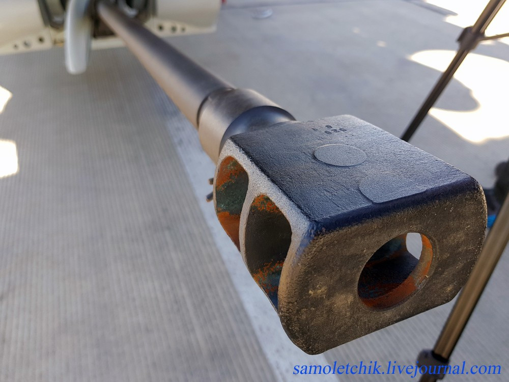 Cận cảnh khẩu pháo tự động 30mm của Mi-28. Nguồn ảnh: samoletchik