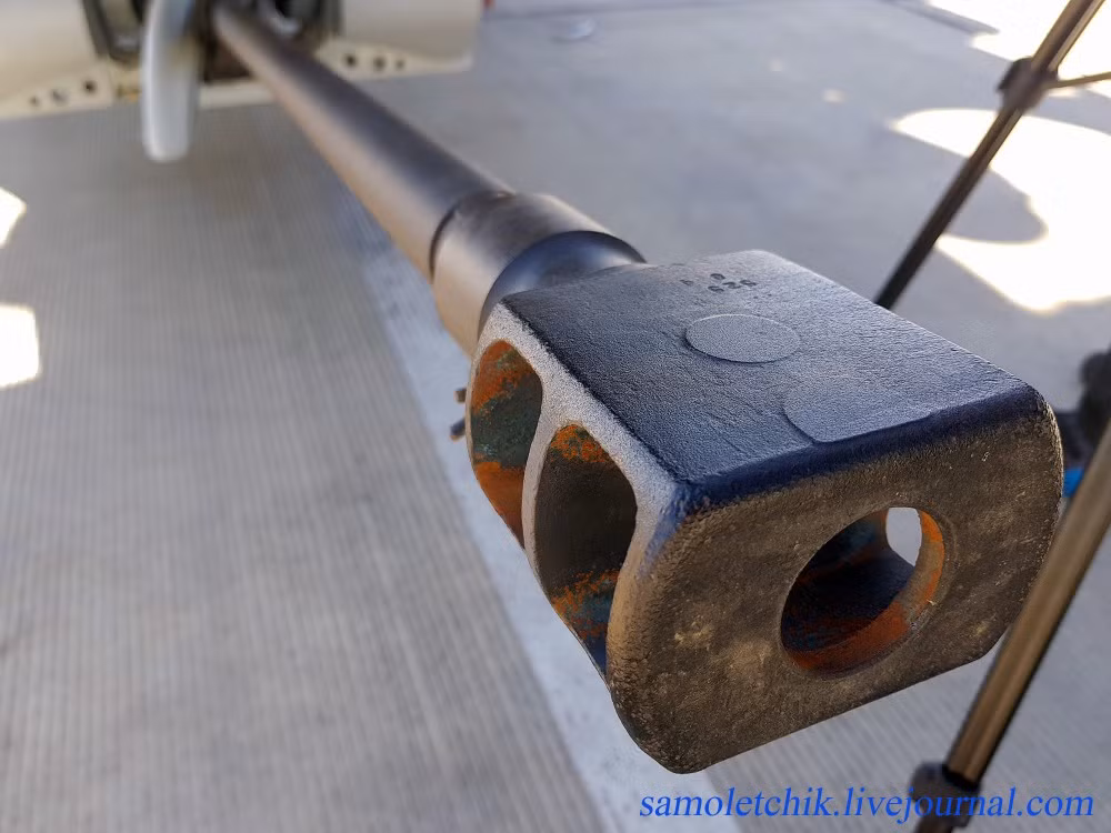 Cận cảnh khẩu pháo tự động 30mm của Mi-28. Nguồn ảnh: samoletchik