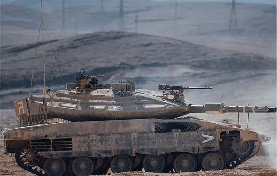 Israel tuy là một quốc gia nhỏ về diện tích, nhưng không hề thua các ông lớn khi buộc các chuyên gia Army Recognition phải chọn 2 mẫu. Trong ảnh là phiên bản Merkava IV Barak ra mắt năm 2004, ngoài thiết kế thừa hưởng về giáp bảo vệ tuyệt vệ cùng hỏa lực chính xác cao của Merkava IV thì mẫu Barak trang bị máy tính thông minh kiểm soát nhiệm vụ, tăng khả năng liên kết khi chiến đấu...Nguồn ảnh: Army Recognition