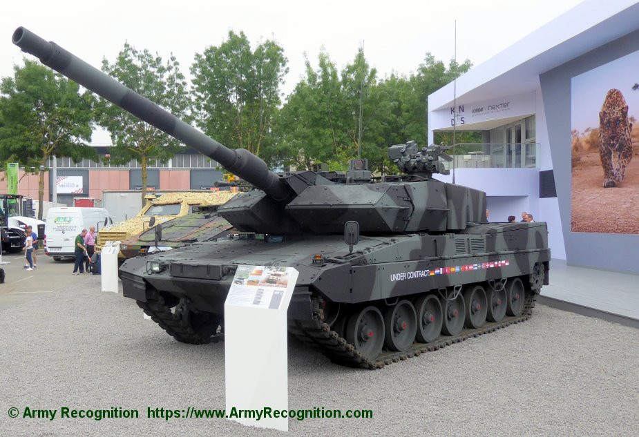 Leopard 2A7 - ra mắt tháng 6/2010 là phiên bản nâng cấp thuộc hàng hiện đại nhất dòng tăng Leopard 2 do Đức phát triển. Nó được tích hợp công nghệ giáp bị động sử dụng nhiều thành phần vật liệu mới tăng cấp độ bảo vệ, vũ trang khẩu pháo 120mm L55 có tầm bắn xa và chính xác... Nguồn ảnh: Army Recognition