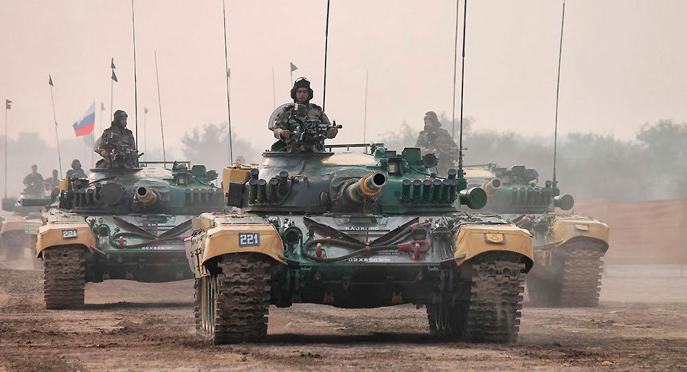 Mới đây, trang tin quân sự của Bỉ (Army Recognition) đã đưa ra bảng danh sách top 16 xe tăng chiến đấu chủ lực hiện đại nhất đang phục vụ hoặc sẵn sàng cho việc sản xuất hàng loạt. Việc tăng số lượng xếp hạng "cho phép" lọt thêm không ít gương mặt ít ai biết tới trên thế giới. Cũng vì quá đông số lượng xếp xe mà trang tin này không đưa ra số thứ tự đánh giá mà xếp theo thứ tự thời gian từ mới tới cũ. Nguồn ảnh: Army Recognition