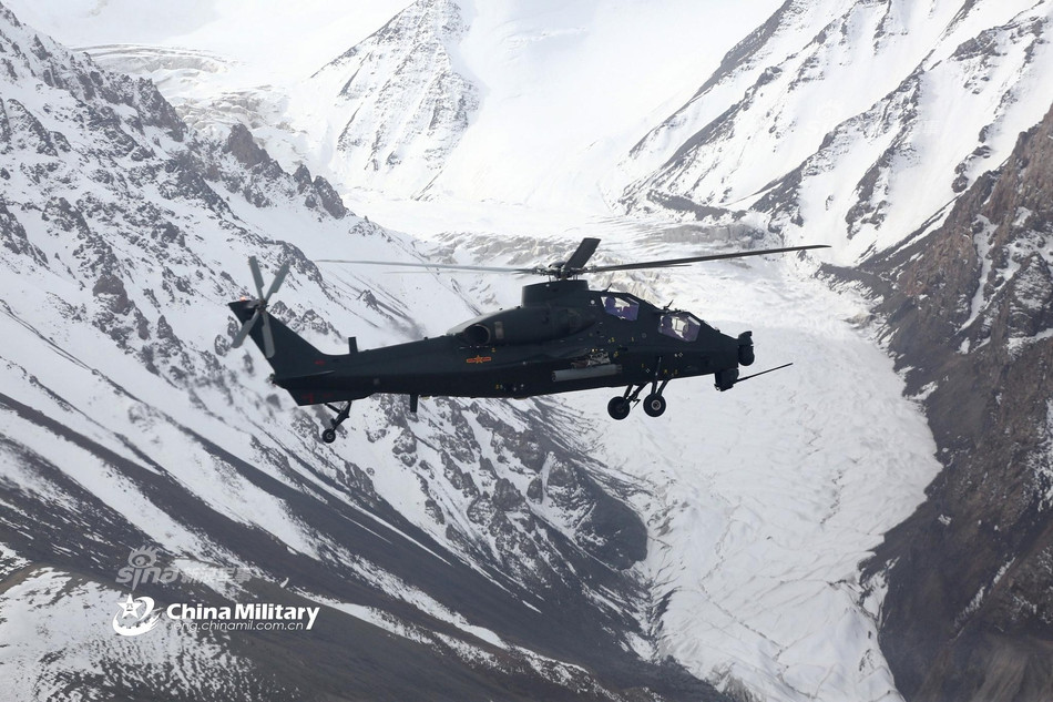 Trực thăng WZ-10 thực hiện chiến thuật xâm nhập bí mật qua hẻm núi để tránh tầm quan sát của radar đối phương, chiến thuật đột kích điển hình ở khu vực nhiều đồi núi. Ảnh: China Military.