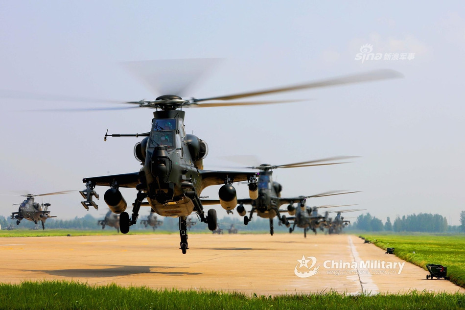 Trong triển lãm hàng không quốc tế Chu Hải vừa diễn ra hồi đầu tháng 11, Trung Quốc đã giới thiệu mẫu trực thăng Z-10ME dành cho xuất khẩu. Mẫu trực thăng mới có nhiều cải tiến khá lạ. Ảnh: China Military.