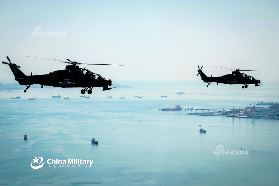 WZ-10 cũng triển khai diễn tập tấn công mục tiêu trên biển nhằm mô phỏng chống lại cuộc đổ bộ từ biển của kẻ thù. Ảnh: China Military.