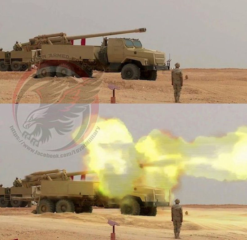 Lựu pháo tự hành M46-1M mang theo 20 đạn pháo, ngoài ra, xe tiếp đạn sẽ đi cùng đội hình chiến đấu để đảm bảo duy trì hỏa lực. Pháo có tốc độ bắn 5-6/phút, tầm bắn tối đa 27 km. Ảnh: Quân đội Ai Cập.