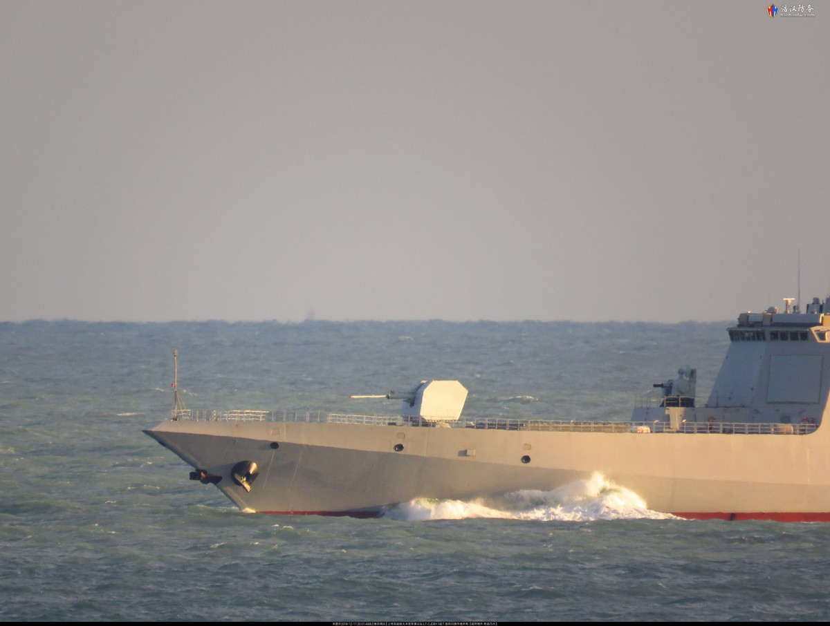 Type 055 có lượng choán nước tới 12.000 tấn. Nó là chiến hạm lớn nhất được hạ thủy ở Đông Á kể từ sau Thế chiến II. Type 055 sẽ là nòng cốt trong lực lượng hộ tống cho nhóm tác chiến tàu sân bay tương lai của Trung Quốc. Ảnh: Haohanfw.