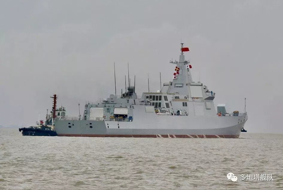 Type 055 thuộc loại chiến hạm đa nhiệm có thể thực hiện nhiều nhiệm vụ cùng lúc. Nó sẽ đảm nhận vai trò tương tự tuần dương hạm lớp Ticonderoga của Mỹ và có thể thực hiện nhiệm vụ đánh chặn tên lửa đạn đạo. Ảnh: Sina.