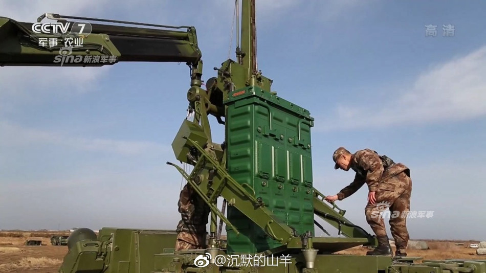 Trước đó có một số nguồn tin nói rằng năm 1996, Trung Quốc đã ký hợp đồng mua 14 hệ thống Tor-M1, quá trình giao hàng diễn ra vào đầu năm 2000. Nguồn ảnh: CCTV7.