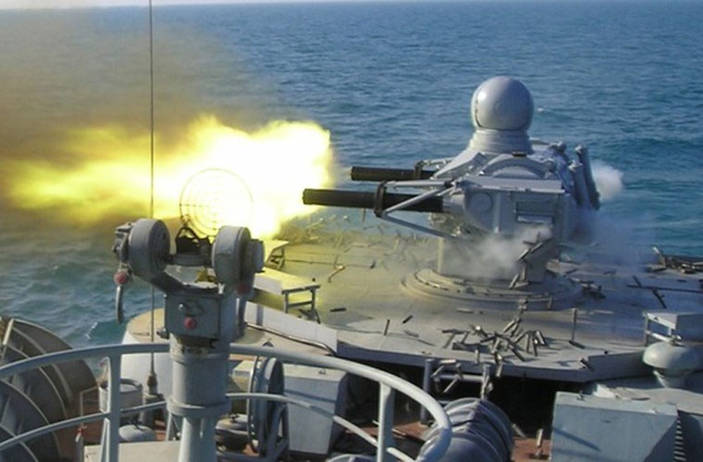 Dẫu vậy, trông kích thước và hình dạng của JRNG-6, nó có phần giống với cả tổ hợp CIWS Palma-SU mà Nga sản xuất trang bị cho các tàu hộ vệ cỡ nhỏ từ 2.000 tấn trở xuống. Nguồn ảnh: Wikipedia