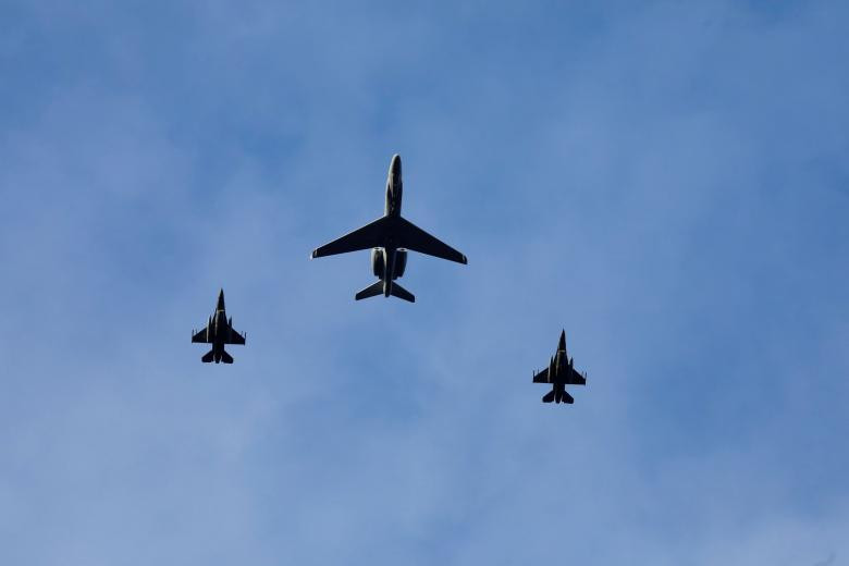 Cuộc tập trận mô phỏng kịch bản quân đội NATO bảo vệ quốc gia thành viên bị xâm lăng. Trident Juncture diễn ra với nhiều khoa mục, gồm các hoạt động trên biển, trên không và đổ bộ vào đất liền. Ảnh: Reuters.