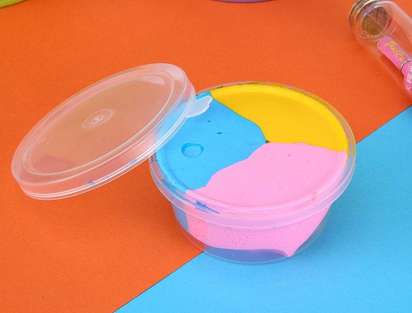 Phụ huynh nên quy định thời gian bé được chơi mỗi lần, không nên chơi quá lâu mà chỉ giới hạn trong khoảng 15-30 phút là hợp lý.