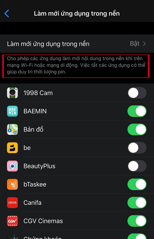 Nếu cảm thấy không cần thiết phải cập nhật thông báo hay hoạt động ứng dụng liên tục trên ứng dụng, hãy vô hiệu hóa tính năng Làm mới ứng dụng trong nền để tiết kiệm pin điện thoại.