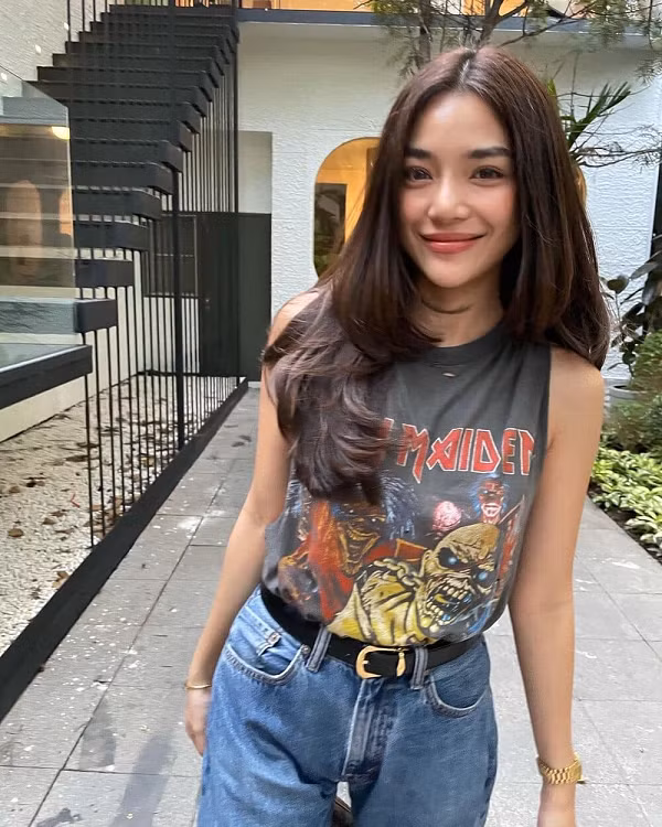 Nữ diễn viên đài 3 Prang Kannarun tiếp tục giữ phong độ ổn định của mình khi đứng ở vị trí thứ 5 trong danh sách có lượt theo dõi mới tăng nhiều nhất trên Instagram với 92.778 người theo dõi.