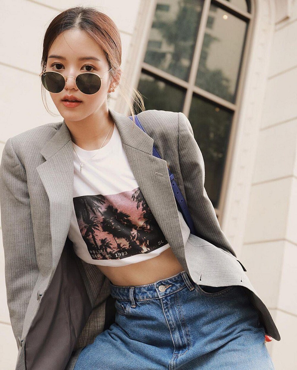 Nữ diễn viên trẻ đang lên đã có màn ''vượt mặt'' nhiều đàn chị để có mặt ở Top 5 trong danh sách. Thời gian vừa qua, cô xuất hiện tại nhiều gameshow, chương trình thực tế cùng Jaonaay Jinjett - cặp đôi màn ảnh mới của điện ảnh Thái Lan.