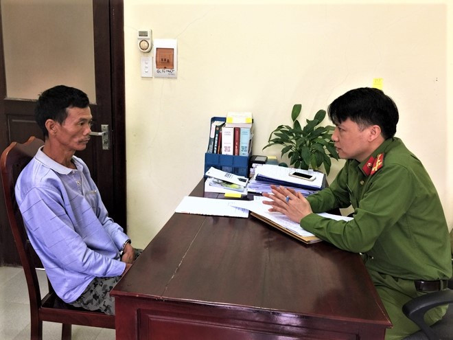 Khoi to nghi pham danh 4 chien si cong an dang lam nhiem vu