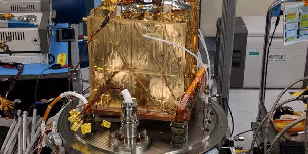 Mặc dù các phi hành gia cần oxy để thở nhưng ôxy còn cần thiết hơn với chất nổ đẩy rocket. Khi kết hợp với hydro, oxy đốt cháy trong một vụ nổ lớn để đưa rocket rời bệ phóng.