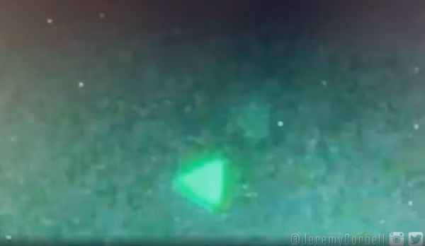 Đô đốc Michael Gilday, người đứng đầu các hoạt động hải quân, thừa nhận không xác định được nguồn gốc các vật thể bí ẩn bay qua 4 tàu chiến Mỹ.