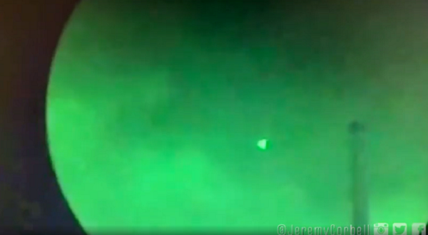 Hình ảnh và video này được rò rỉ từ cuộc điều tra về UFO của Lực lượng Đặc nhiệm UAP, sau đó rơi vào tay nhà làm phim Jeremy Corbell, người từng làm phim tài liệu về UFO, trước khi chúng được công bố rộng rãi trên Internet.