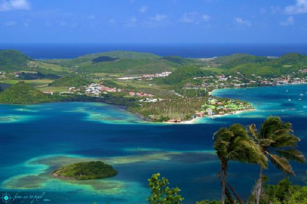 Nam giới trưởng thành có chiều cao trung bình trên 1,90 m. Nữ giới trưởng thành cao trung bình trên 1,74 m. Những người cao dưới mức này được cho là lùn. Người ở nơi khác đến sống trên đảo một thời gian, chiều cao cũng tăng lên.