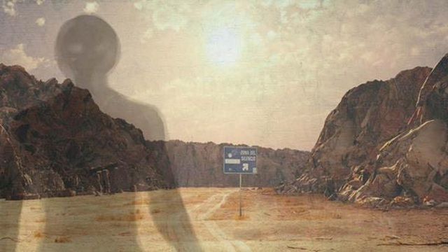 Đến nay, những bí ẩn và đồn đoán xung quanh vùng đất kỳ lạ nhất thế giới này vẫn là một dấu hỏi lớn. Đáng sợ hơn, tọa độ của “Vùng im lặng” gần như nằm trên cùng một đường thẳng với 3 địa điểm nổi tiếng và bí ẩn khác là “tam giác quỷ” Bermuda, kim tự tháp Giza Ai Cập và dãy Himalaya. Mời các bạn xem video: Bí ẩn về ngôi sao cổ nhất vũ trụ. Nguồn: Now