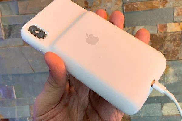 Không chỉ gây mất thẩm mỹ, giá bán những chiếc ốp thông minh này còn quá cao, lên tới 152 USD, cao hơn cả HomePod mini.