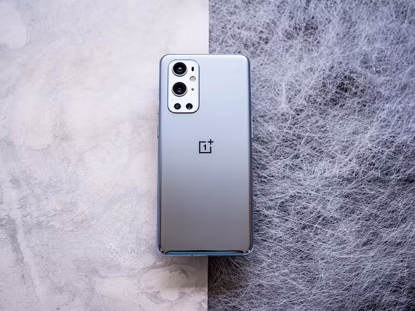 OnePlus 9 Pro là mẫu điện thoại cao cấp nhất tính đến thời điểm hiện tại của OnePlus vừa được hãng ra mắt. Bên cạnh thiết kế sang trọng và hiệu năng mạnh mẽ thì thiết bị có khả năng kháng nước đạt chuẩn IP68.