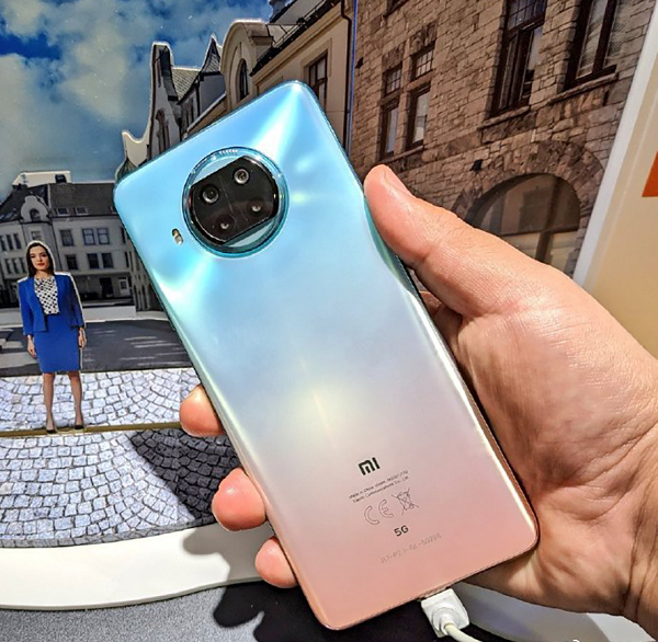 Note 9 pro 5G được trang bị con chip đời mới của Qualcomm, Snapdragon 750. Máy cũng hỗ trợ 5G và có tần số quét màn hình 120Hz. Nếu bạn cần mua điện thoại chống nước giá rẻ, đời mới nhất 2021 thì hãy chọn ngay Note 9 Pro 5G.