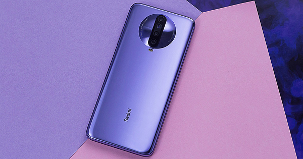 Redmi K30 5G của Xiaomi được mệnh danh là "Kẻ huỷ diệt Flagship" khi sở hữu cấu hình khủng đánh bại mọi đối thủ. Máy được trang bị con chip Snapdragon 765G, đây cũng là chipset mạnh nhất phân khúc tầm trung của Qualcomm. Máy hỗ trợ tần số quét màn hình 120Hz, trong khi các mẫu điện thoại khác chỉ dừng lại ở 60Hz hoặc 90Hz.