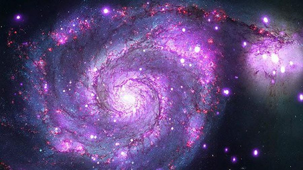 Những thiên hà có hình dạng bất thường được xếp thành thiên hà vô định hình và phần lớn chúng có nguồn gốc từ sự hỗn loạn trong tương tác hấp dẫn với những thiên hà lân cận