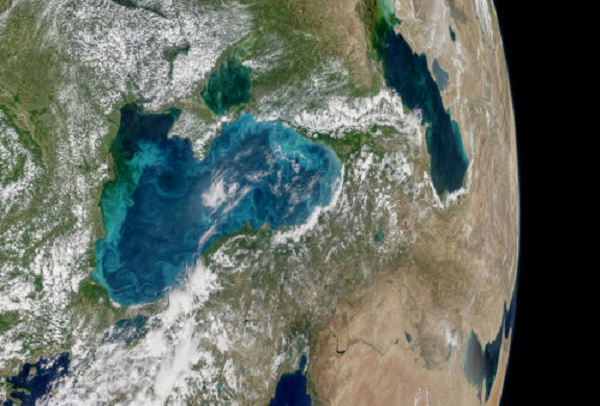 Người ta ước tính có thể có nhiều nhiên liệu hoá thạch có tiềm năng chứa trong hydrat metan. Nhiều hơn cả trữ lượng than, dầu mỏ và khí đốt.
