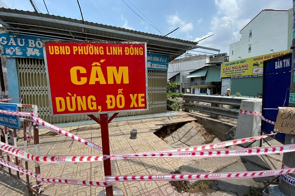 Việc "hố tử thần" xuất hiện liên tục khiến dư luận không khỏi hoang mang rằng liệu chúng có cảnh báo hay tiềm ẩn mối nguy hiểm nào hay không?