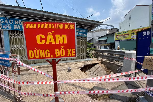 Việc "hố tử thần" xuất hiện liên tục khiến dư luận không khỏi hoang mang rằng liệu chúng có cảnh báo hay tiềm ẩn mối nguy hiểm nào hay không?