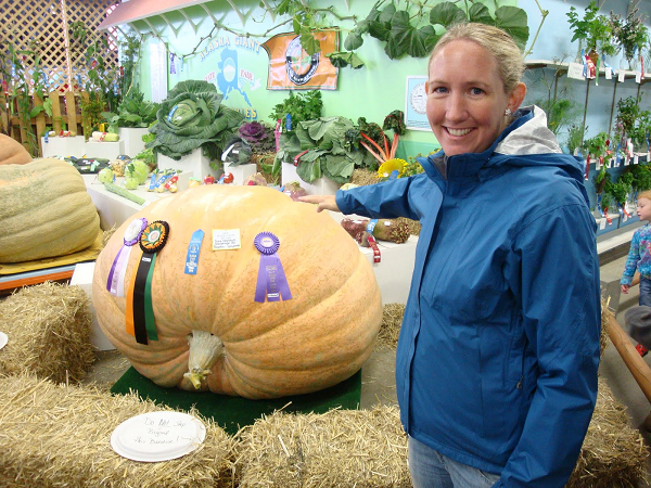 Trong thời gian chờ đợi diễn ra hội chợ, người trồng phải bảo vệ rau của họ. Robb nói rằng sẽ thức cả đêm để bảo vệ rau của mình khỏi những con nai sừng tấm đói bụng.