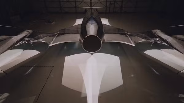 Trong những tháng tới, công ty này cũng sẽ bắt đầu chế tạo VSS Inspire, con tàu SpaceShip III thứ hai trong đội hình bay của Virgin Galactic.