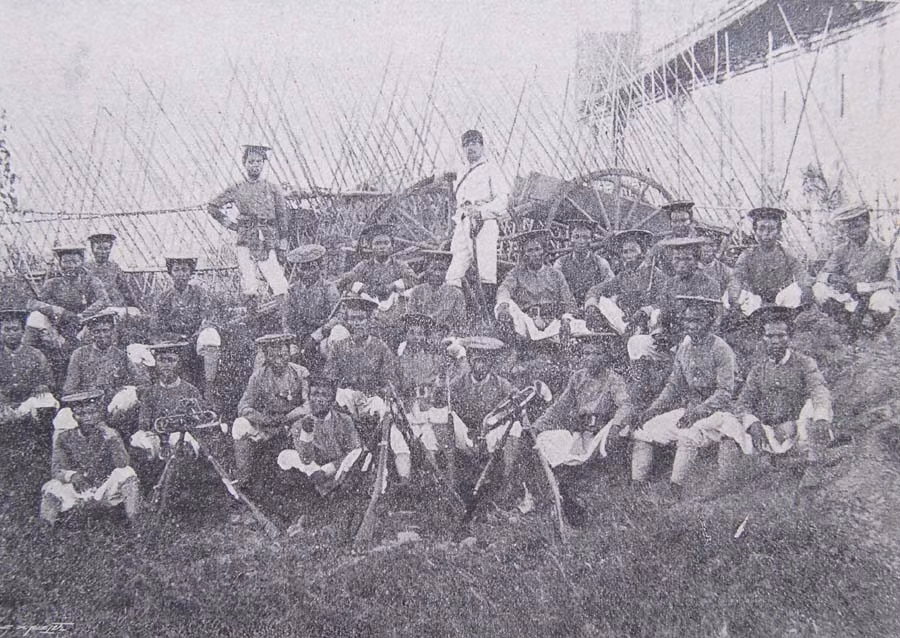 Các tay súng bản xứ trong quân đội thuộc địa.