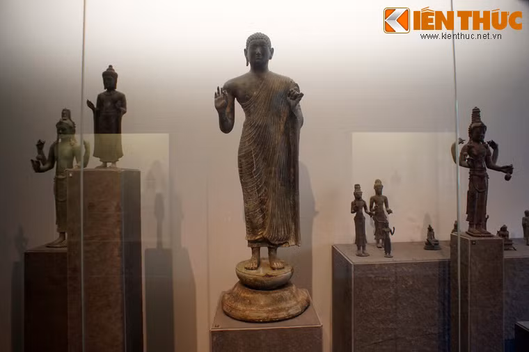 Trên 10 hiện vật của Bảo tàng thuộc hai nền văn hóa Chăm Pa và Óc Eo đã được công nhận là bảo vật quốc gia Việt Nam, như tượng Phật Đồng Dương, tượng Nữ Thần Durga, tượng Phật Sơn Thọ...