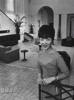 Bà Trần Lệ Xuân tại dinh thự của mình ở Đà Lạt, tháng 7/1962.