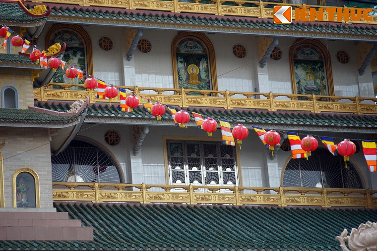 Có thể nói, về phương diện kiến trúc, chùa Vạn Đức là một kiểu mẫu cho nghệ thuật tạo hình chùa Việt thời hiện đại.